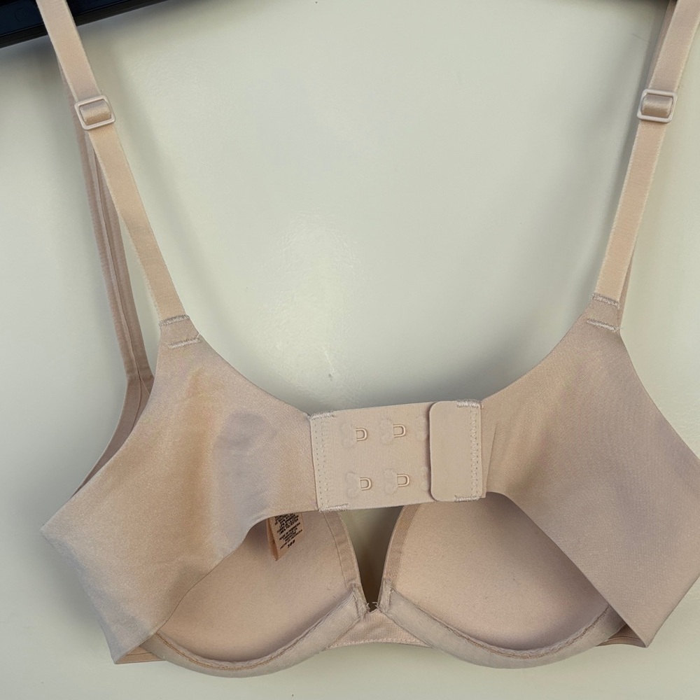 SKIMS Nude Bra - Picture 4 of 8